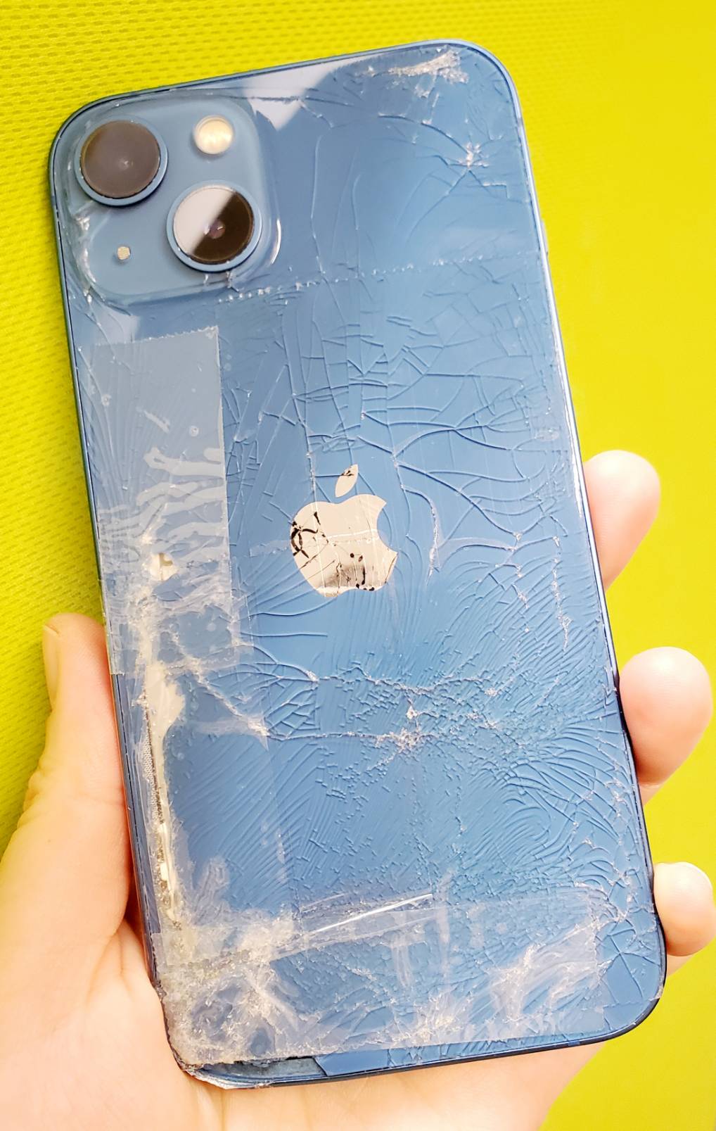 背面バキバキのiPhone13をしっかり買取しました！ - OnMyPlan｜秋葉原 