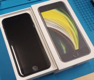 iPhone SE（第2世代）ブラック 128GB を高価買取しました