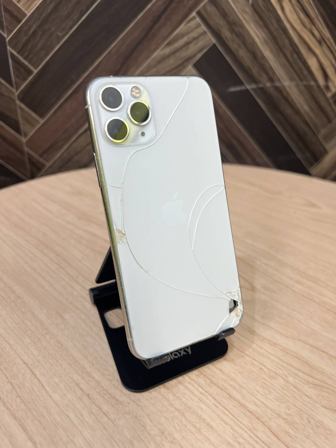背面割れのiPhone 11 Pro 64GBを買取しました！ - 秋葉原、町田で 